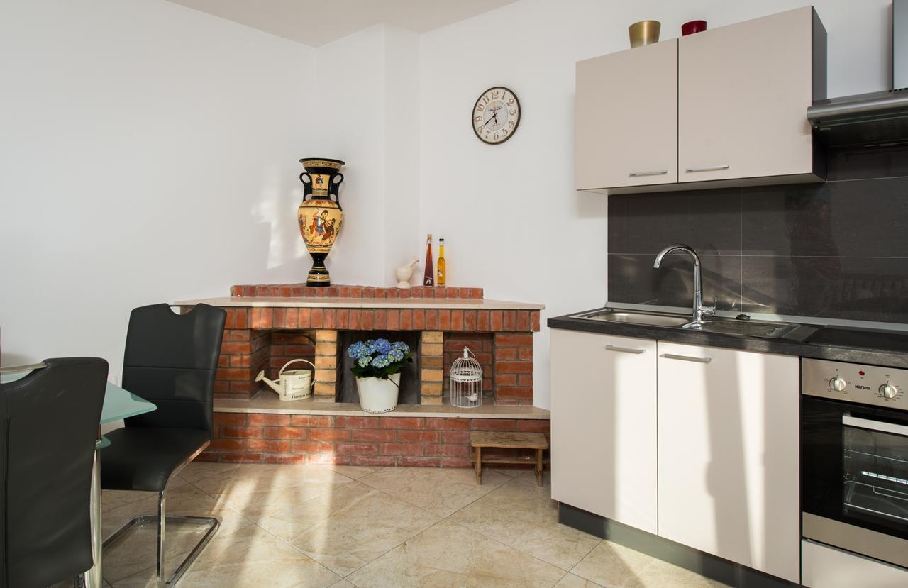 Cezar Luxury Apartment Omis Bagian luar foto