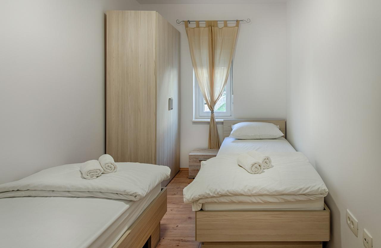 Cezar Luxury Apartment Omis Bagian luar foto