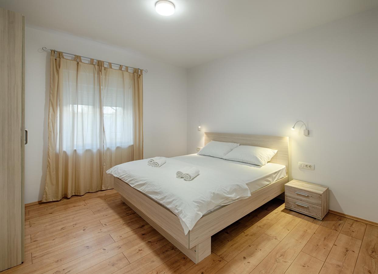 Cezar Luxury Apartment Omis Bagian luar foto