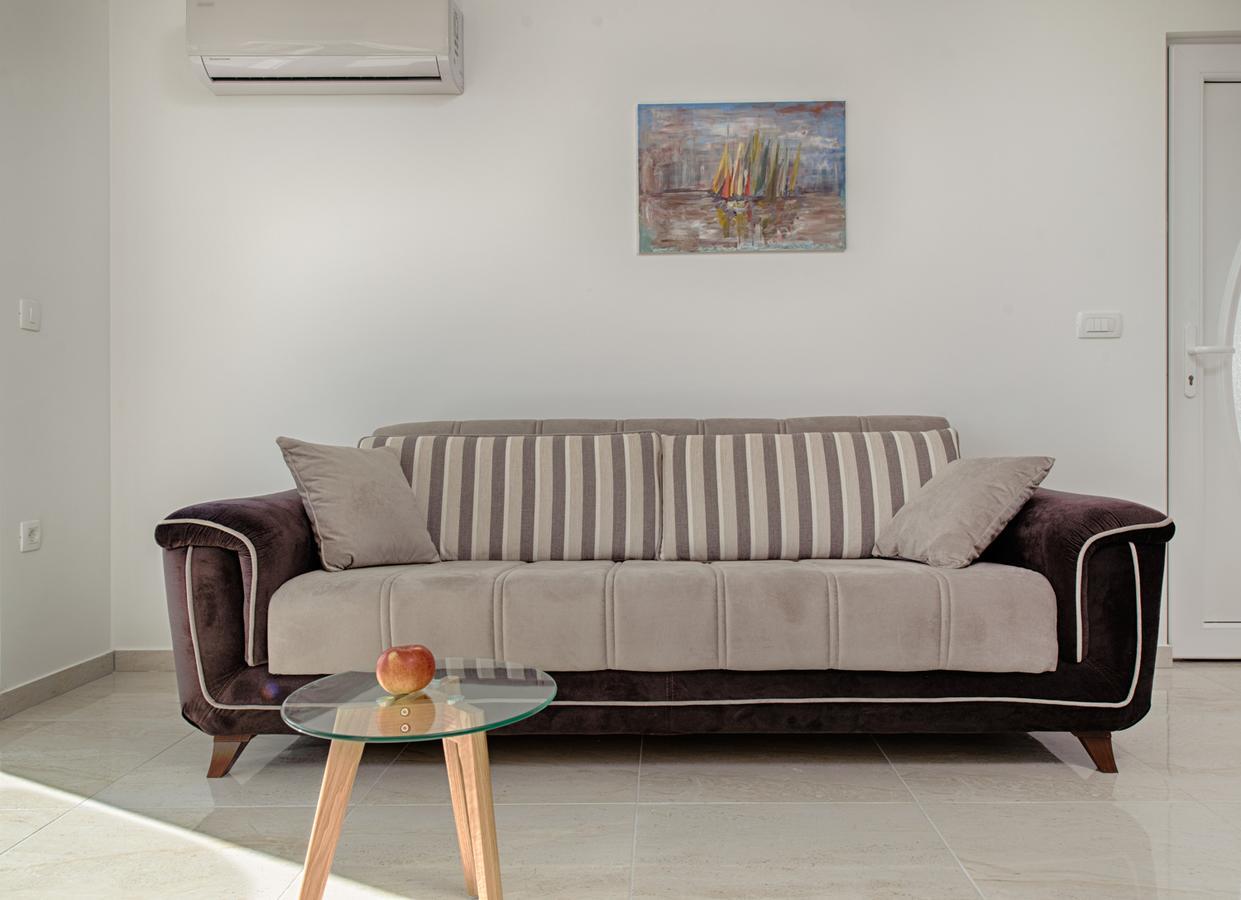 Cezar Luxury Apartment Omis Bagian luar foto